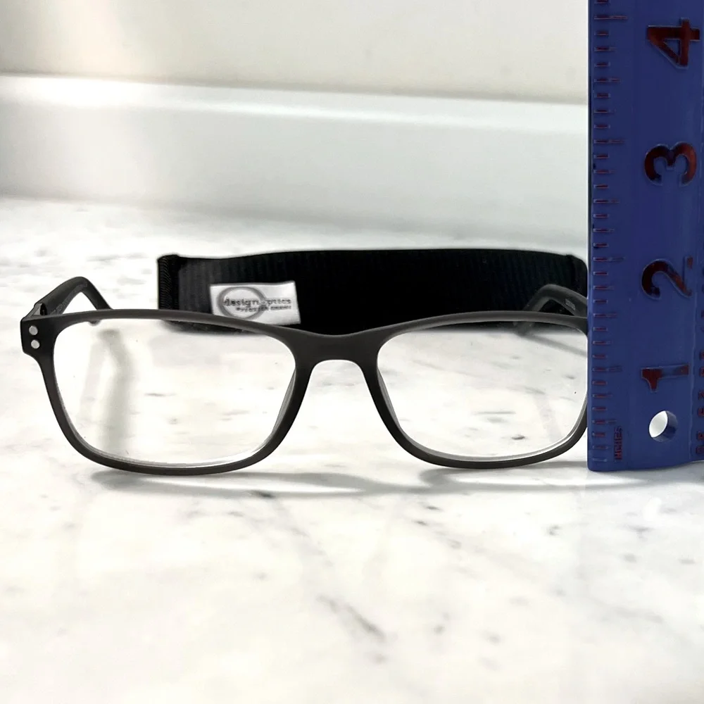 DESIGN OPTICS by Foster Grant Gray Sz +2.00